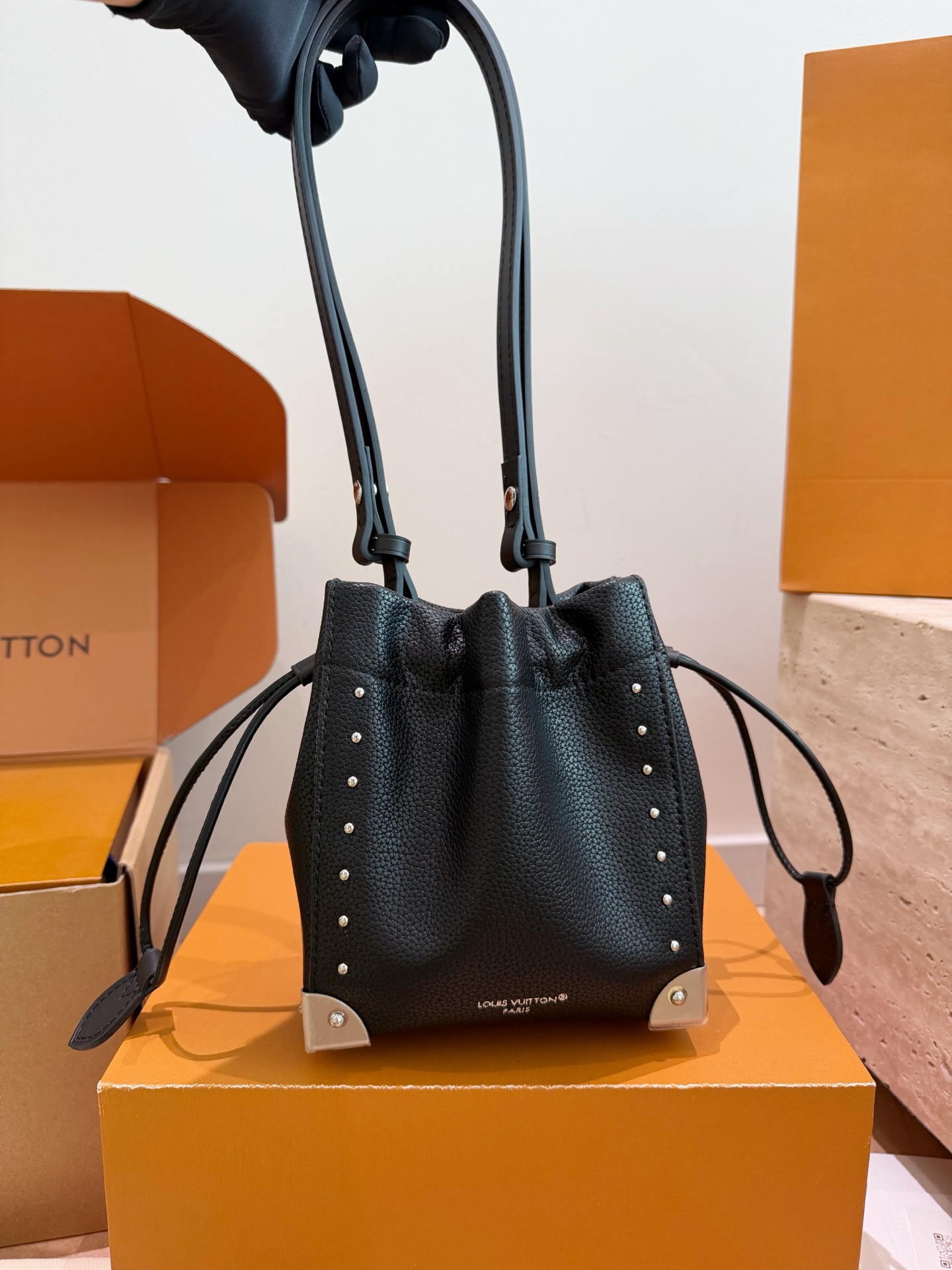 Louis Vuitton LV Bucket Bag Monogram Canvas